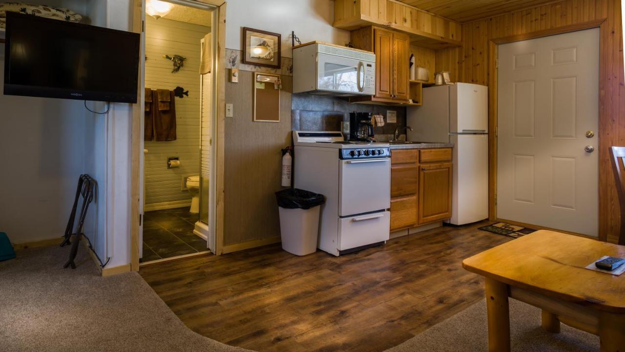 Curriers Lakeview Lodge Rice Lake الغرفة الصورة