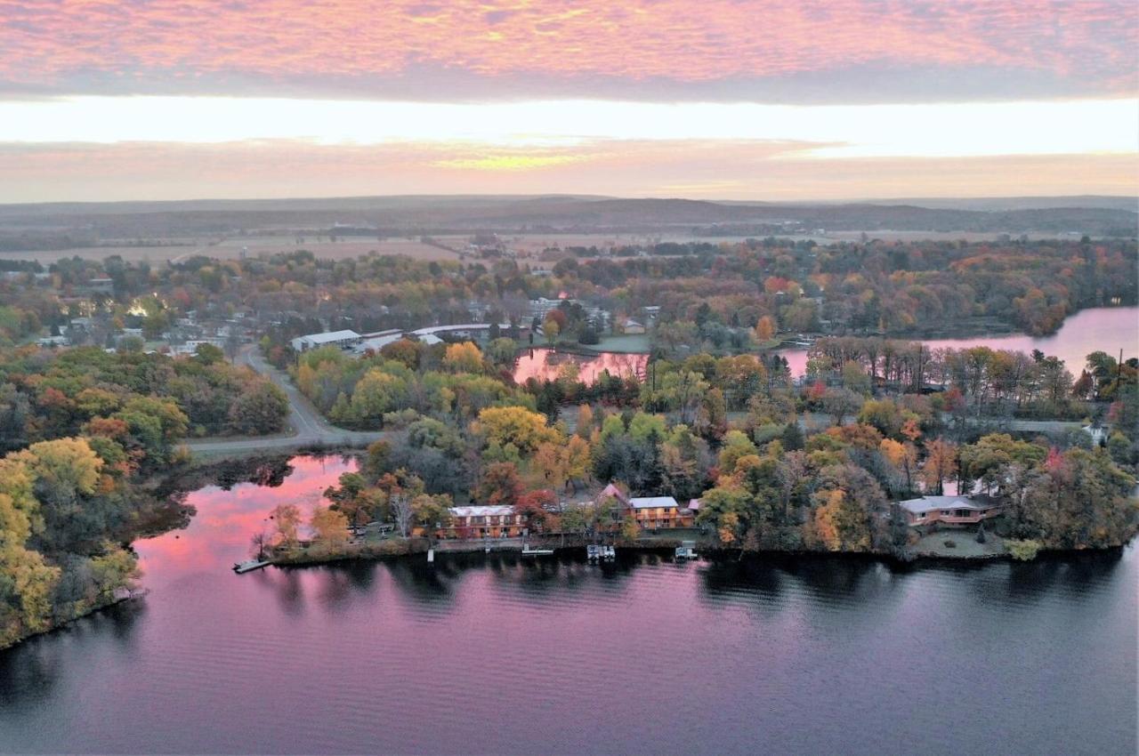 Curriers Lakeview Lodge Rice Lake المظهر الخارجي الصورة